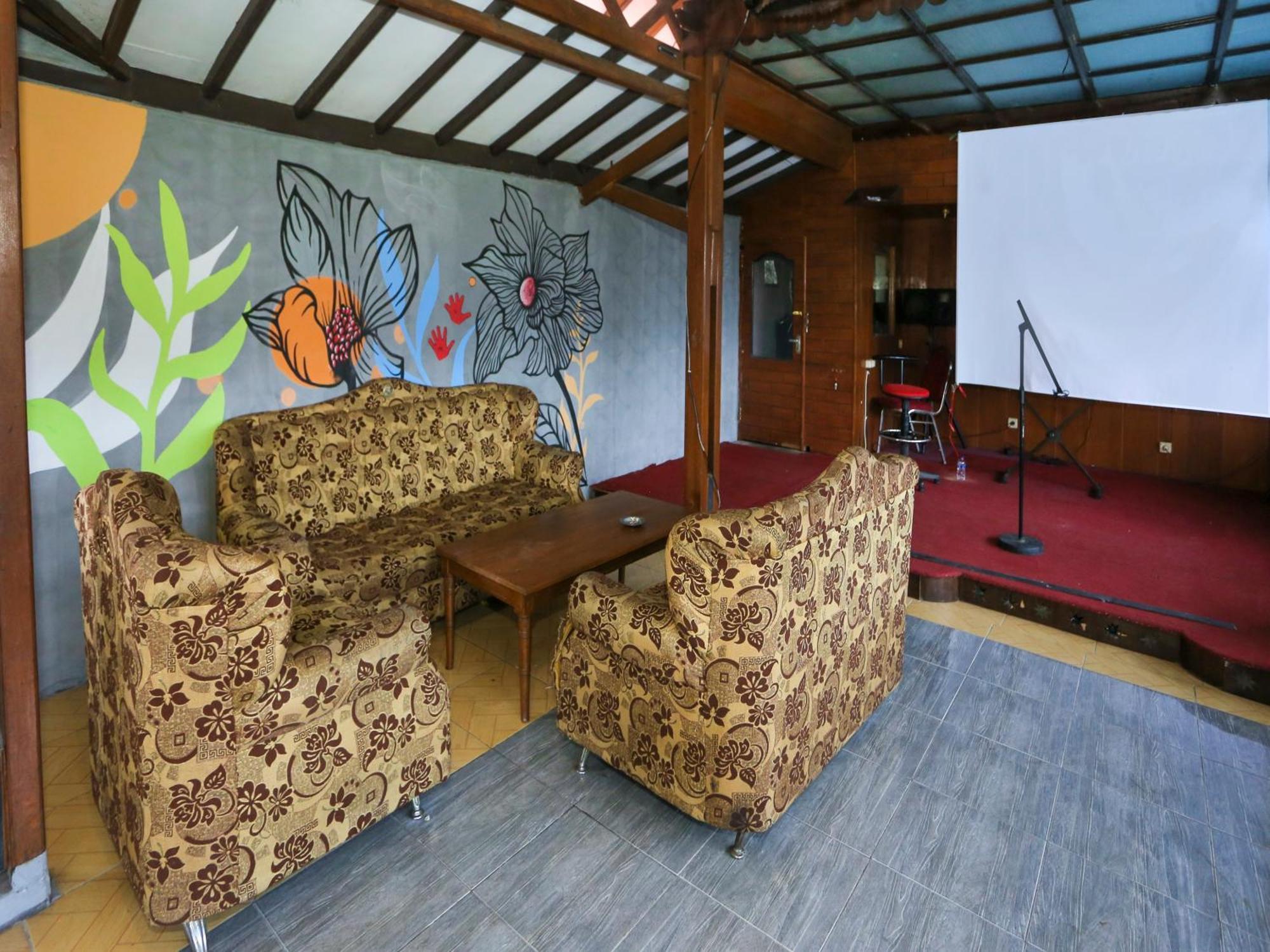 Hotel O Puncak Bogor Near Taman Safari Exterior photo