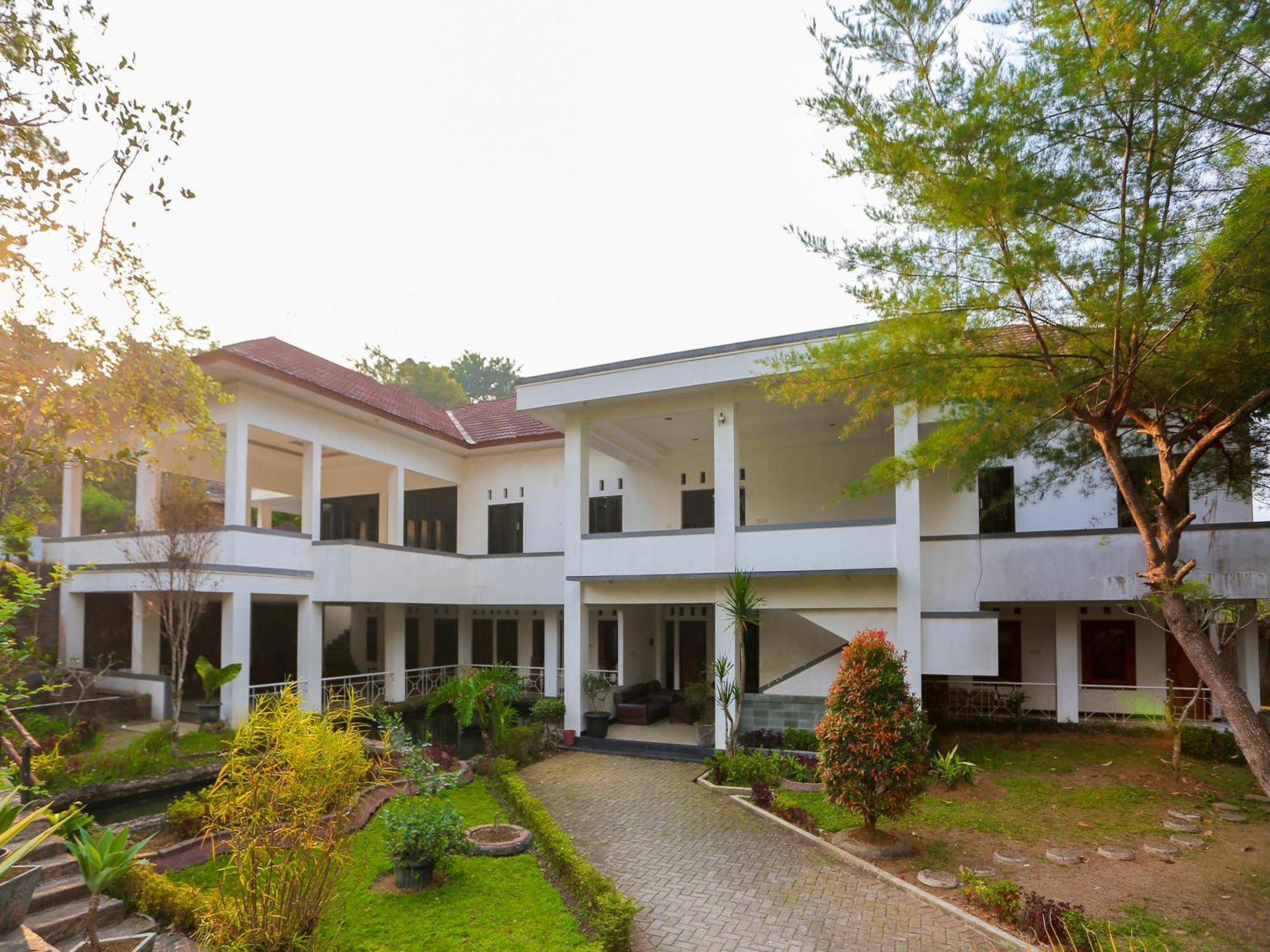 Hotel O Puncak Bogor Near Taman Safari Exterior photo